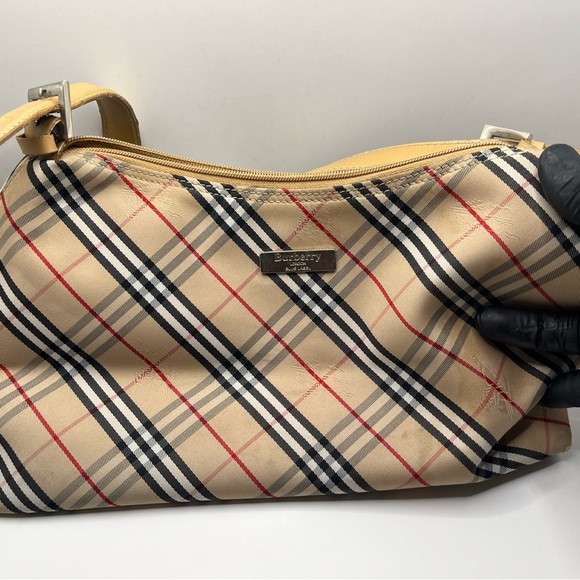 Burberry Plaid Bag with Beige Interior - Picture 1 of 10